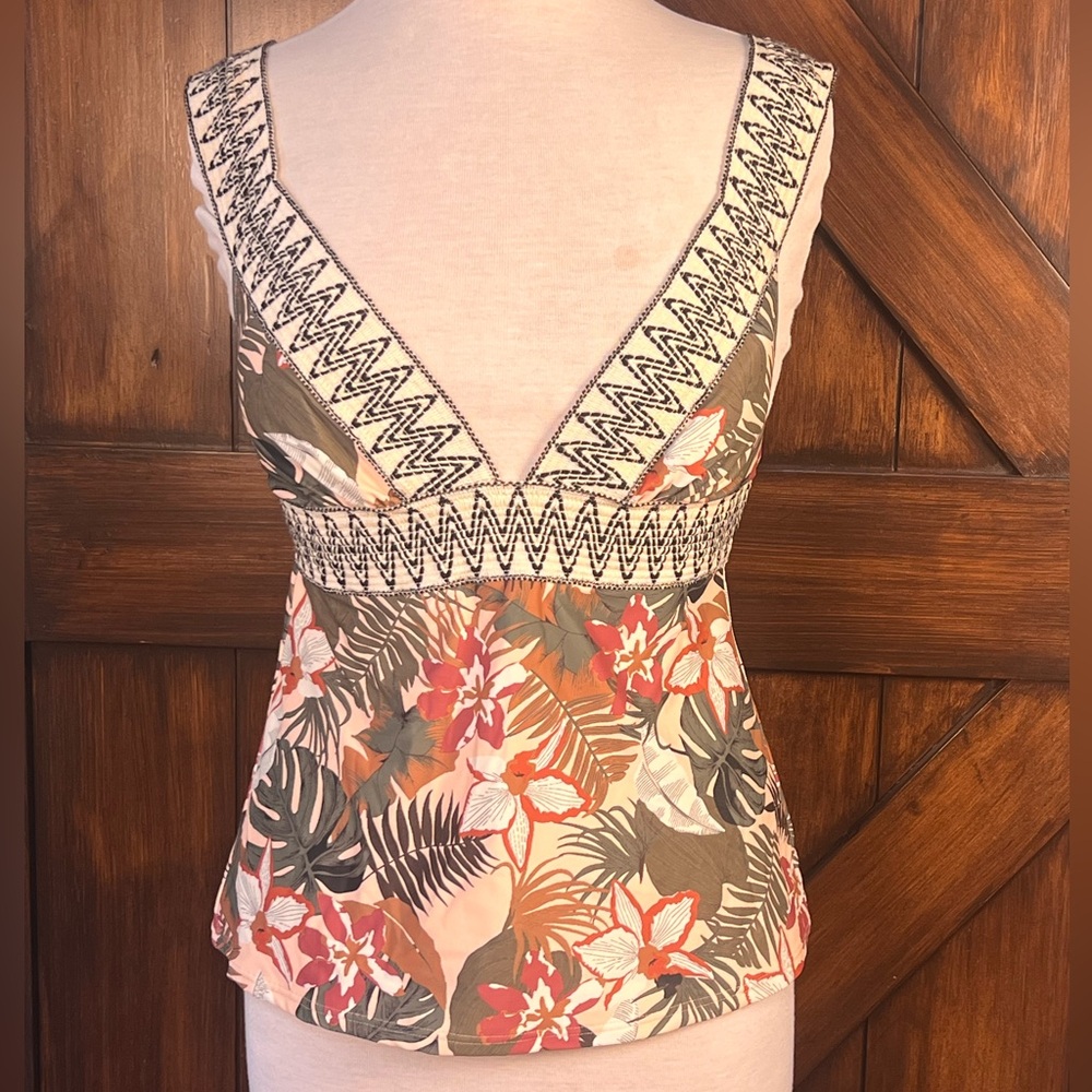 Venus Floral V-Neck Women’s‎ 6 Swim Top
